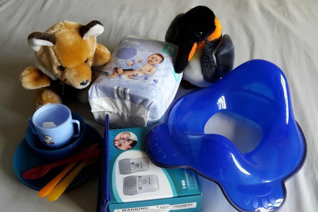 Grosse Wohnung 20 Km Von Koeln Bis Zu 17 Personen Ресрат Екстер'єр фото