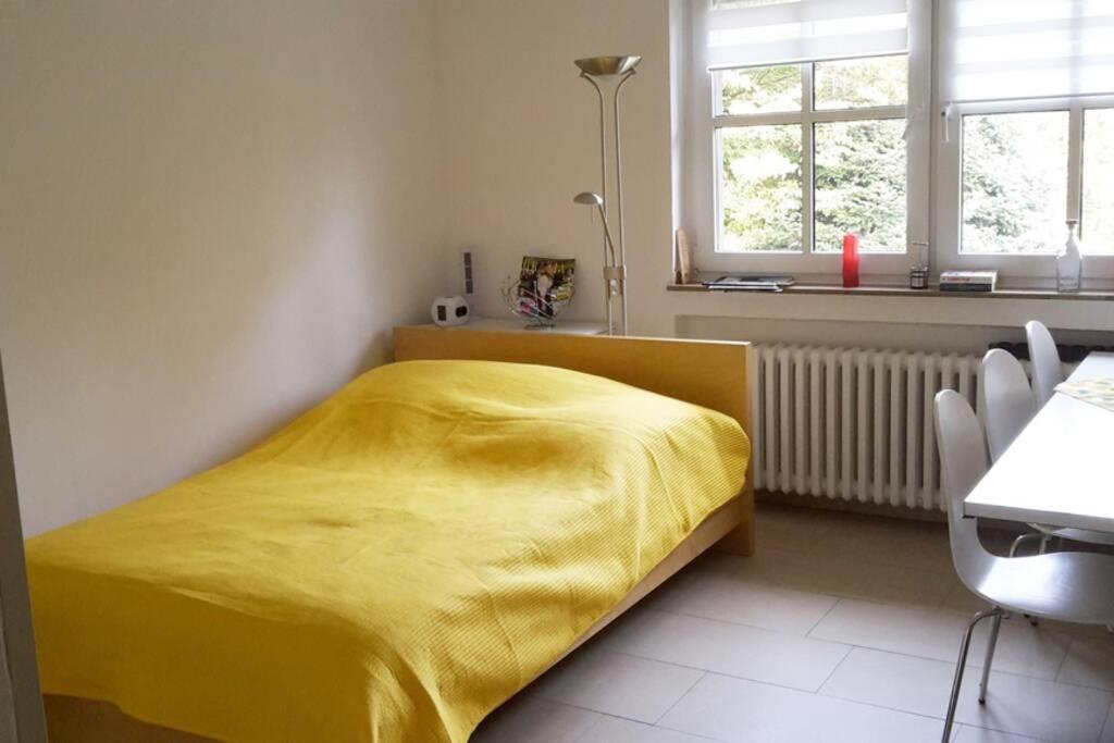 Grosse Wohnung 20 Km Von Koeln Bis Zu 17 Personen Ресрат Екстер'єр фото
