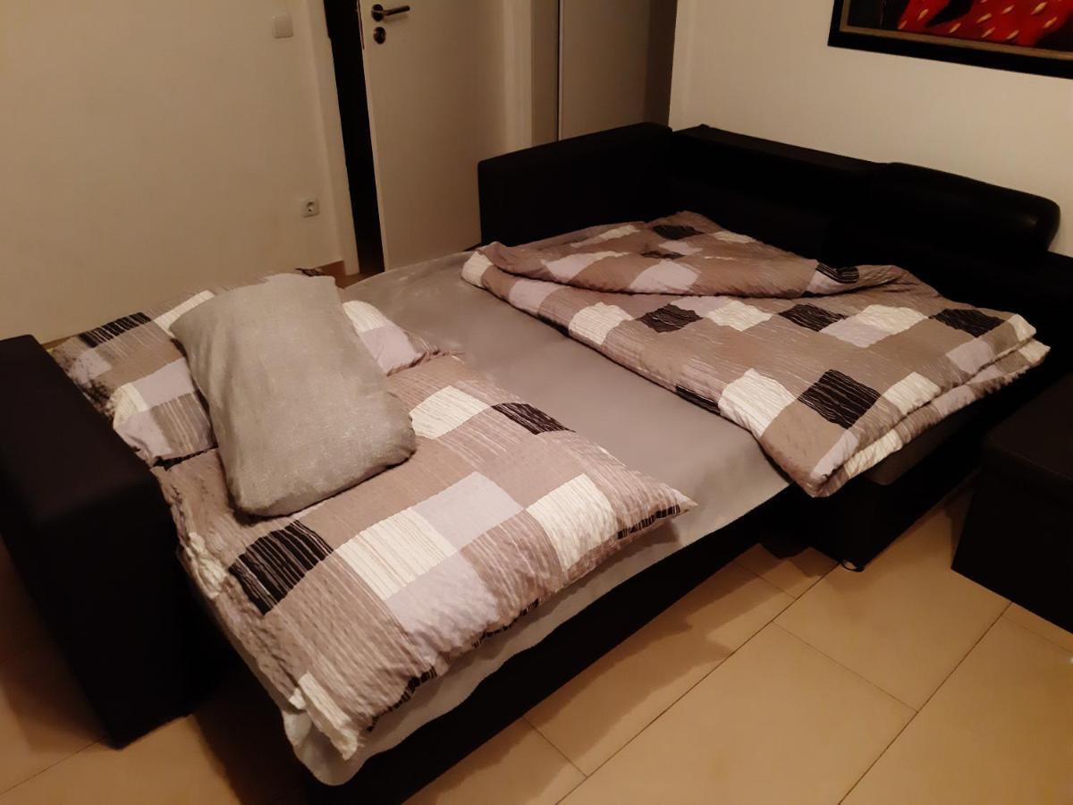 Grosse Wohnung 20 Km Von Koeln Bis Zu 17 Personen Ресрат Екстер'єр фото